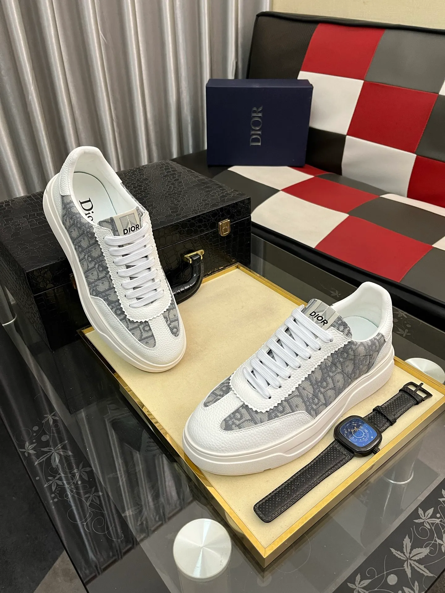 Men's shoes💰: 420⌚️⌚️[Dior] Dior's new men's genuine leather casual shoes, the highest version on the market, any comparison is welcome🆚! The original leather has excellent texture and is super high-end! Fetal sheep net lining imported from Italy, removable pad! Luxurious materials and fine workmanship, highly recommended! Code number: 38-444⃣️Color optional